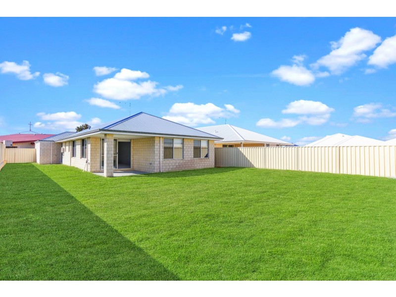 18 Nyabing Pass, Dawesville WA 6211