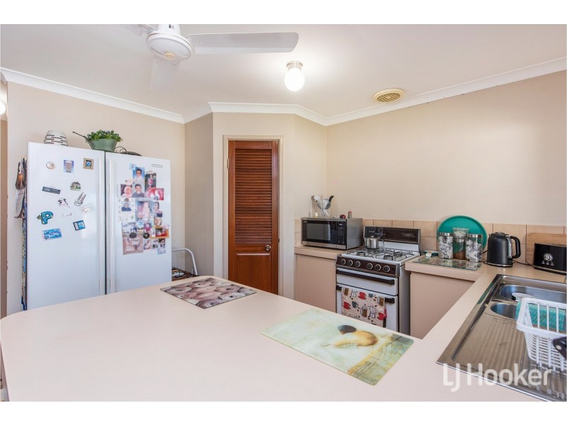 1/4 Silvan Court, Greenfields WA 6210