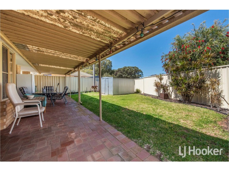1/4 Silvan Court, Greenfields WA 6210