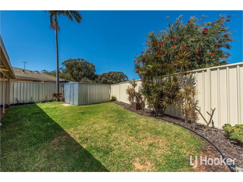 1/4 Silvan Court, Greenfields WA 6210