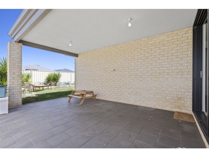 19 Salome Crescent, Lakelands WA 6180