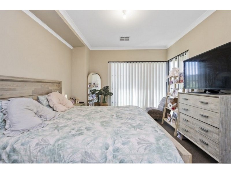 19 Salome Crescent, Lakelands WA 6180