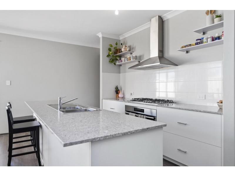 19 Salome Crescent, Lakelands WA 6180