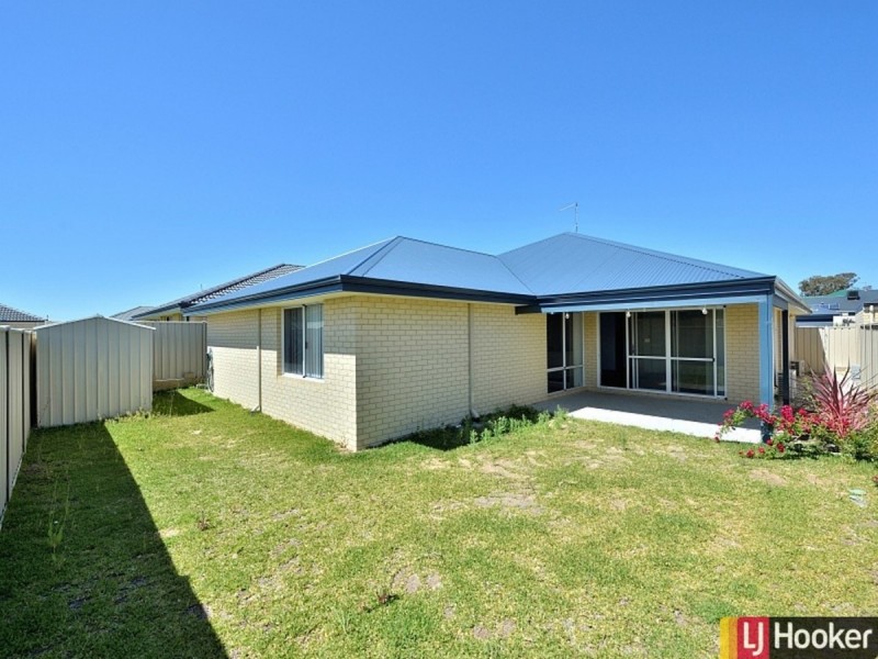 22 Longmeadow Vista, Meadow Springs WA 6210