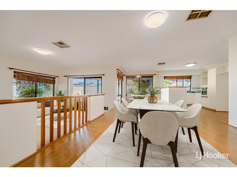 7 Suncrest Meander, Meadow Springs WA 6210