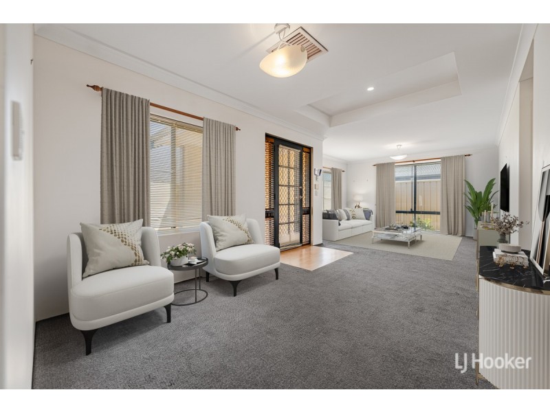 7 Suncrest Meander, Meadow Springs WA 6210