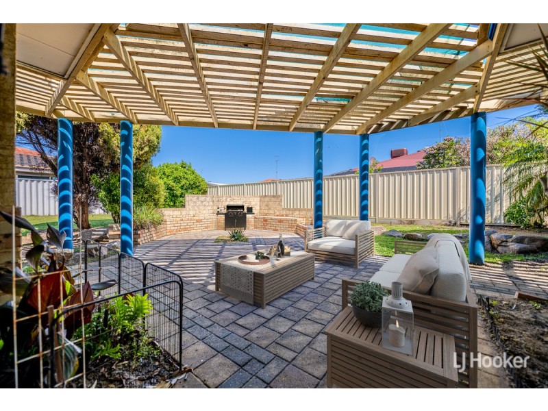 7 Suncrest Meander, Meadow Springs WA 6210