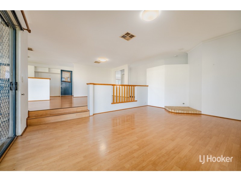 7 Suncrest Meander, Meadow Springs WA 6210