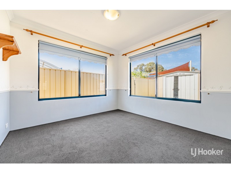 7 Suncrest Meander, Meadow Springs WA 6210