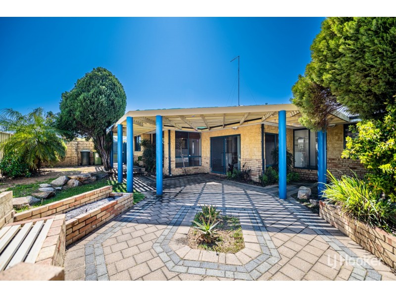 7 Suncrest Meander, Meadow Springs WA 6210