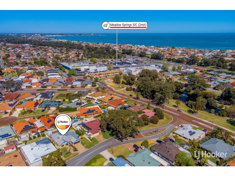 7 Suncrest Meander, Meadow Springs WA 6210
