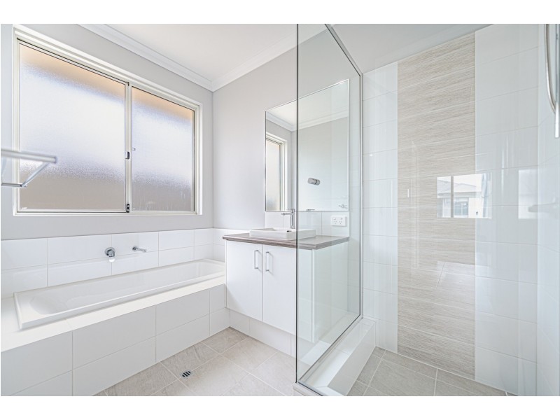 1 Salinas Way, Madora Bay WA 6210