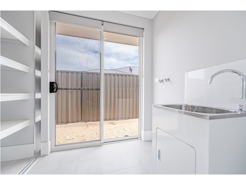 1 Salinas Way, Madora Bay WA 6210
