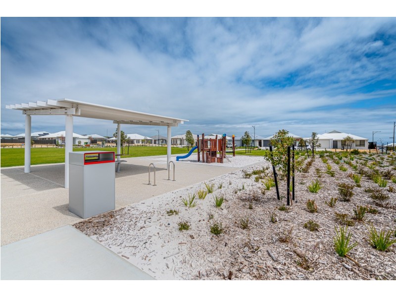 1 Salinas Way, Madora Bay WA 6210
