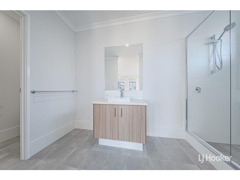 18 Belford Road, Lakelands WA 6180