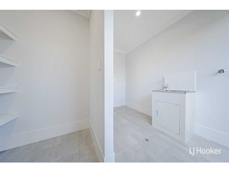 18 Belford Road, Lakelands WA 6180