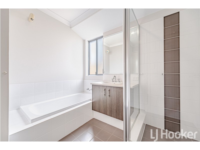 16 Payanna Grange, Lakelands WA 6180