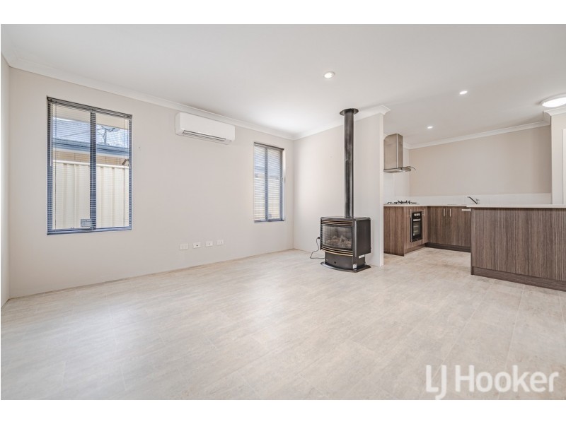 16 Payanna Grange, Lakelands WA 6180