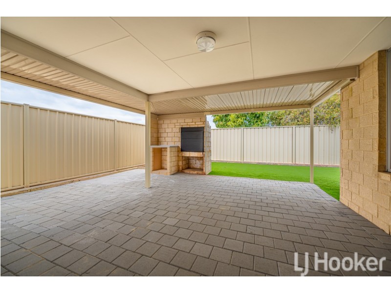 16 Payanna Grange, Lakelands WA 6180