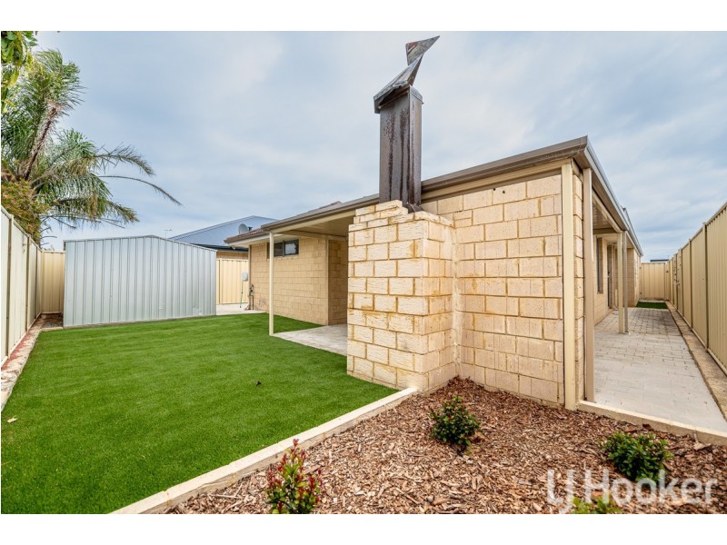 16 Payanna Grange, Lakelands WA 6180