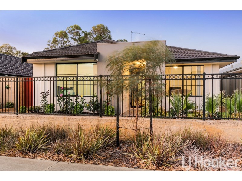 16 Finchley Way, Wellard WA 6170