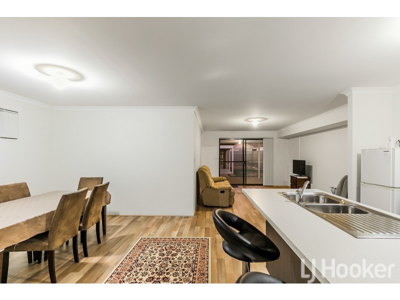 16 Finchley Way, Wellard WA 6170