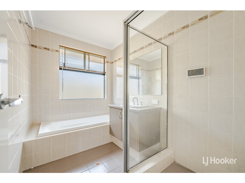 16 Badgerup Avenue, Lakelands WA 6180