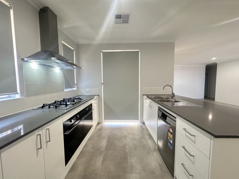 29 Angalore Road, Madora Bay WA 6210