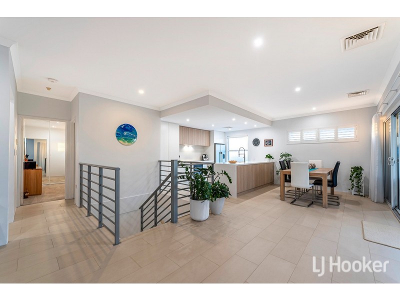 6 Pelsaert Lane, Wannanup WA 6210