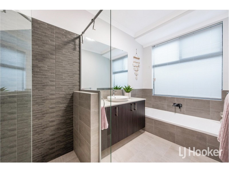 25 Abington Parade, Madora Bay WA 6210