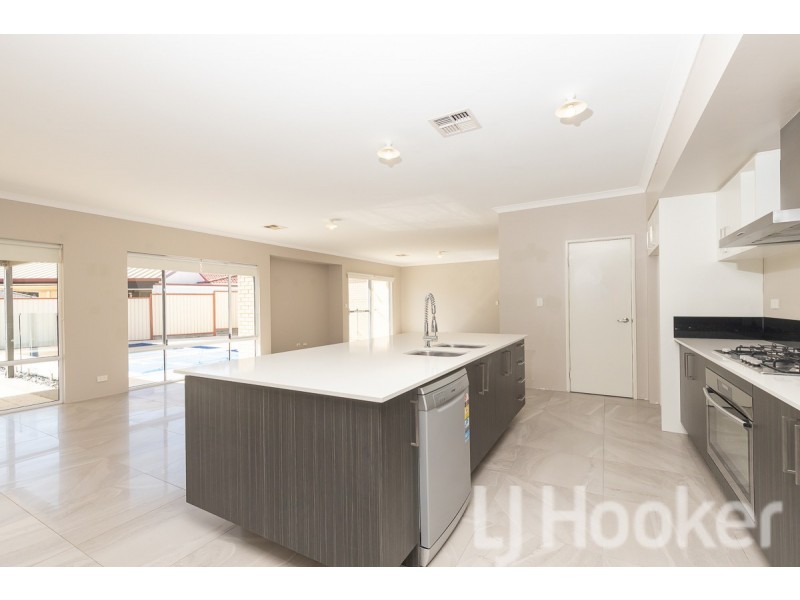 40 Fairway Crescent, Meadow Springs WA 6210
