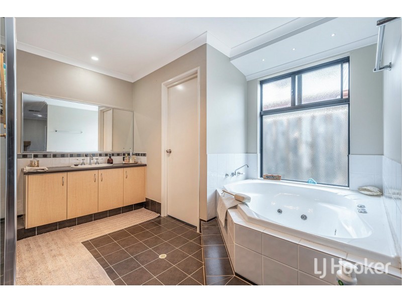 36 Tranquility Way, Halls Head WA 6210