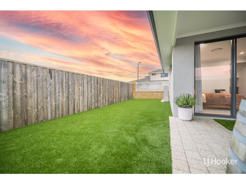 34 Acerosa Boulevard, Halls Head WA 6210