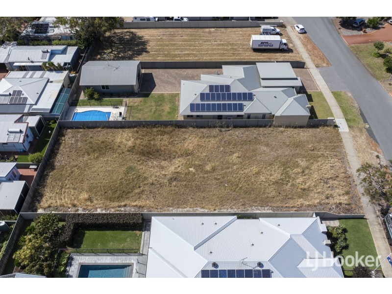 70 Silverton Crescent, Erskine WA 6210