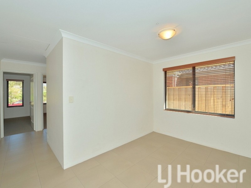 6 Santalum Circus, Halls Head WA 6210