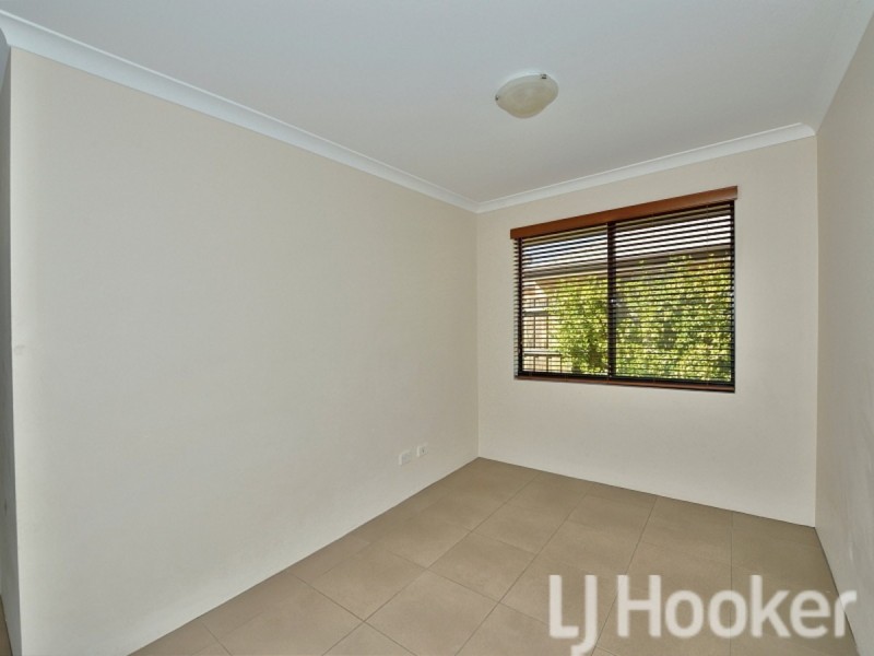 6 Santalum Circus, Halls Head WA 6210
