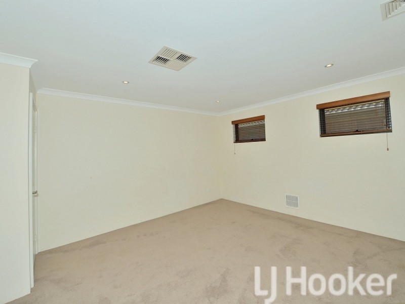 6 Santalum Circus, Halls Head WA 6210