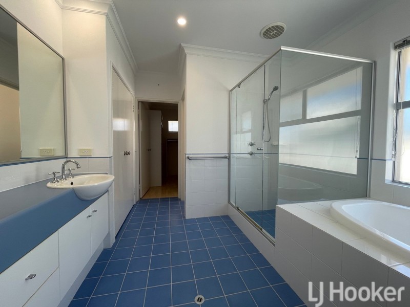 36 Leisure Way, Halls Head WA 6210