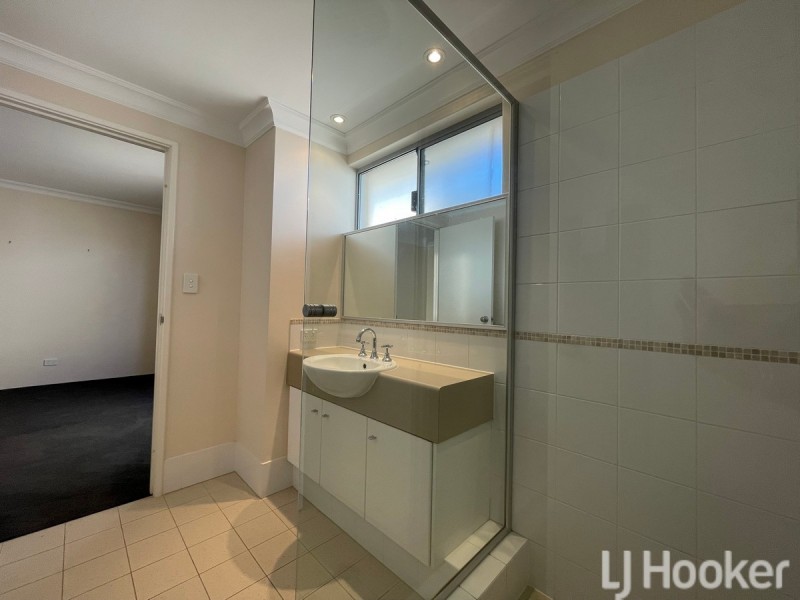 36 Leisure Way, Halls Head WA 6210