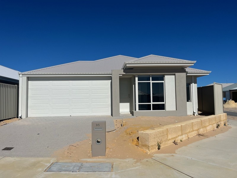 35 Golden Bay Drive, Golden Bay WA 6174