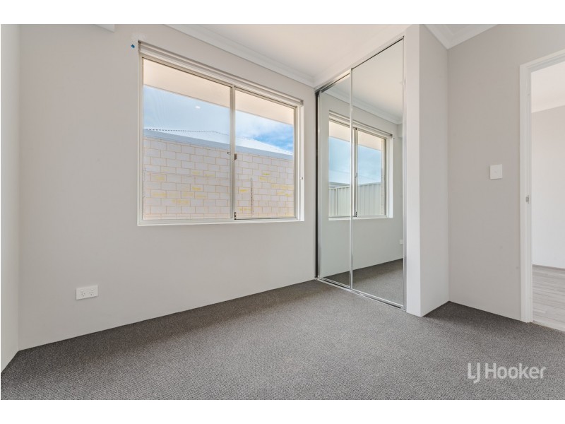 35 Golden Bay Drive, Golden Bay WA 6174