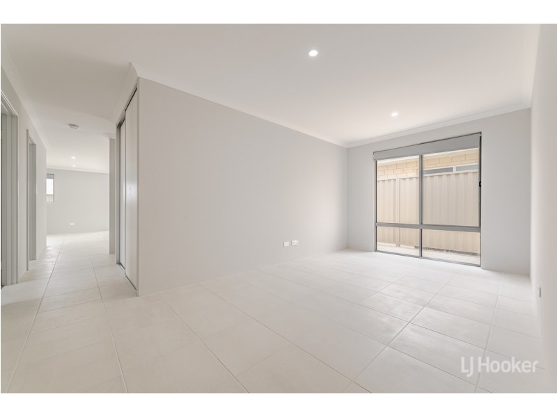 12 Arno Way, Golden Bay WA 6174