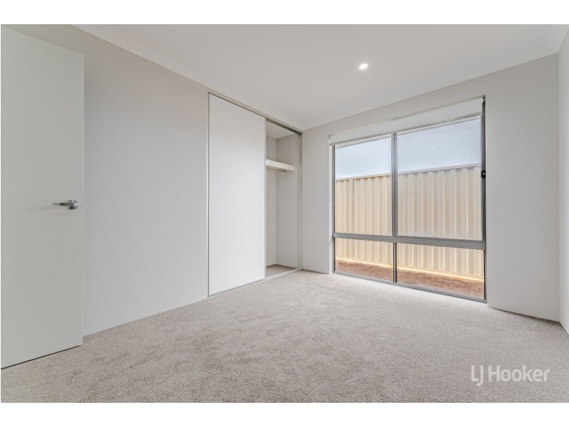 12 Arno Way, Golden Bay WA 6174