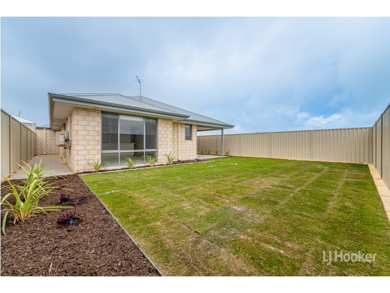 12 Arno Way, Golden Bay WA 6174