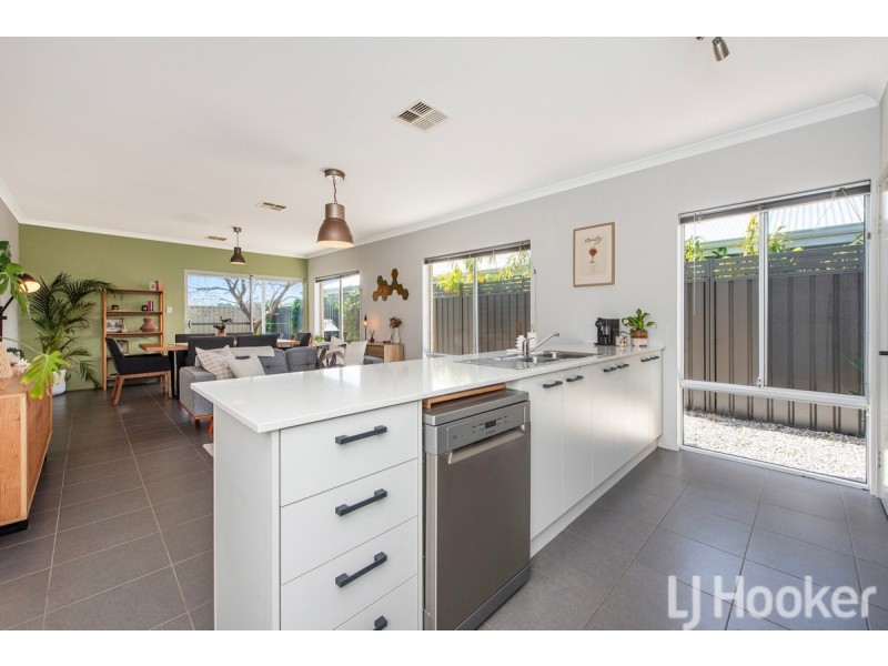 15 Jinatong Loop, Dawesville WA 6211