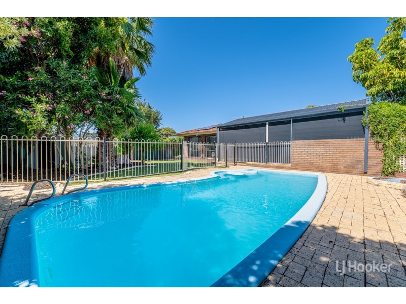 11 Moorine Court, Hillman WA 6168