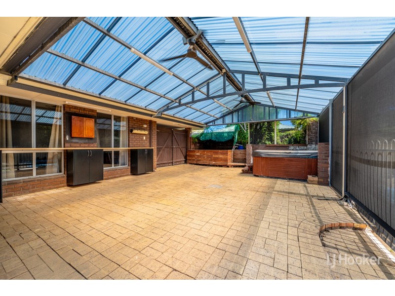 11 Moorine Court, Hillman WA 6168