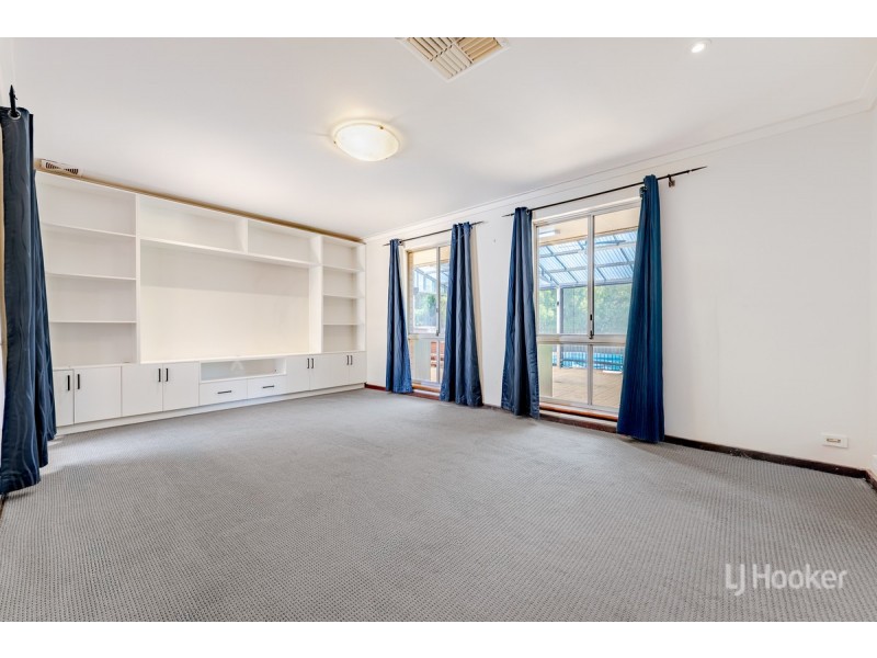 11 Moorine Court, Hillman WA 6168