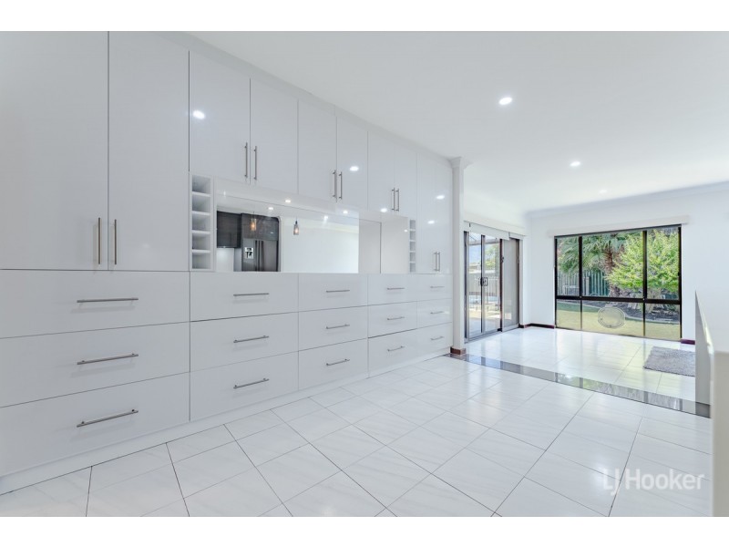 11 Moorine Court, Hillman WA 6168