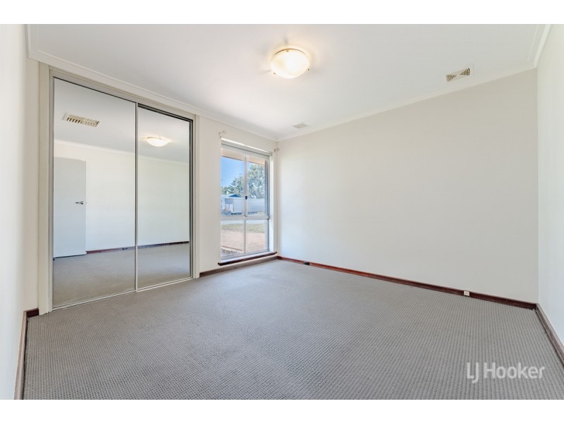 11 Moorine Court, Hillman WA 6168